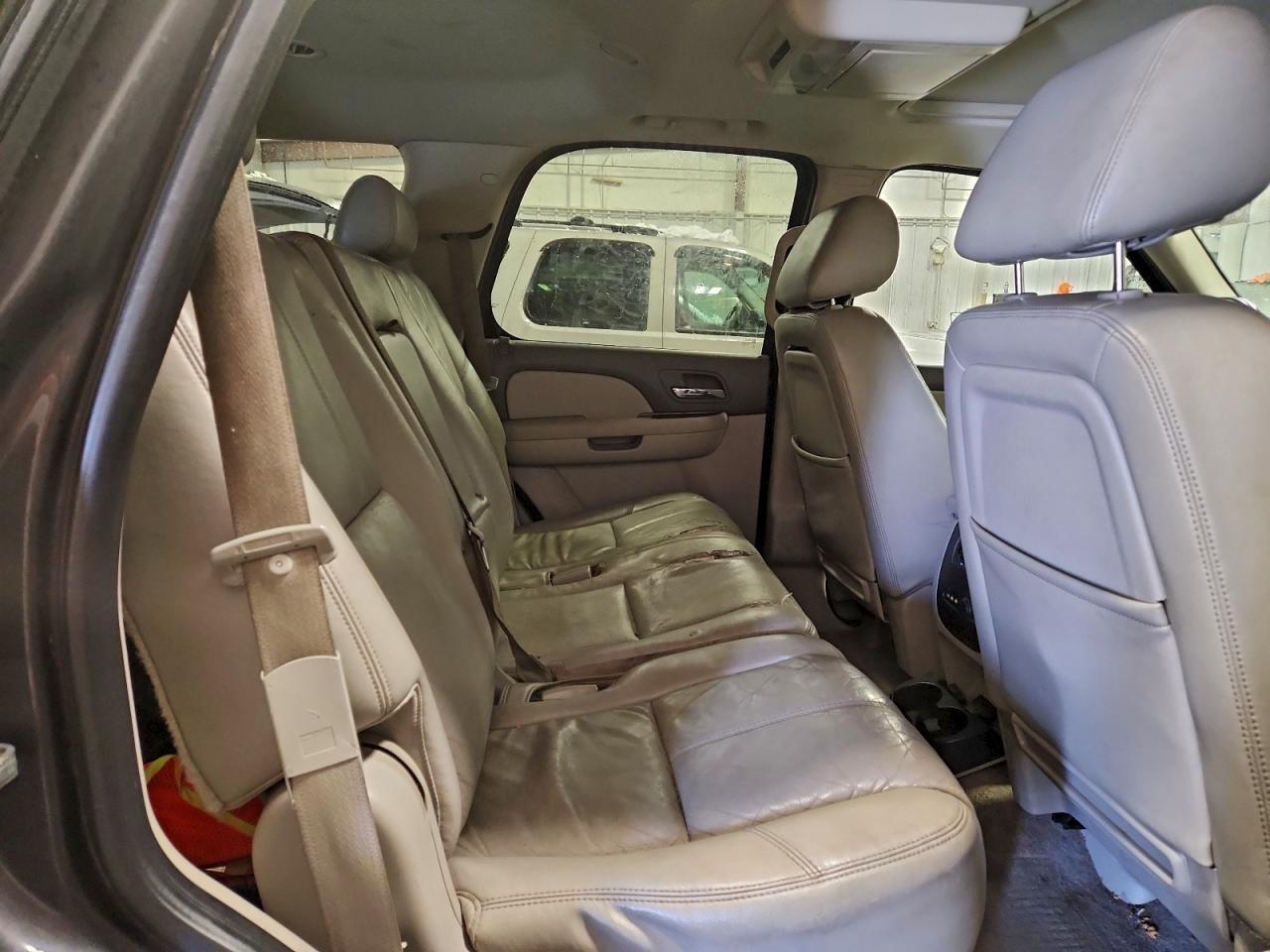 2011 CHEVROLET Tahoe