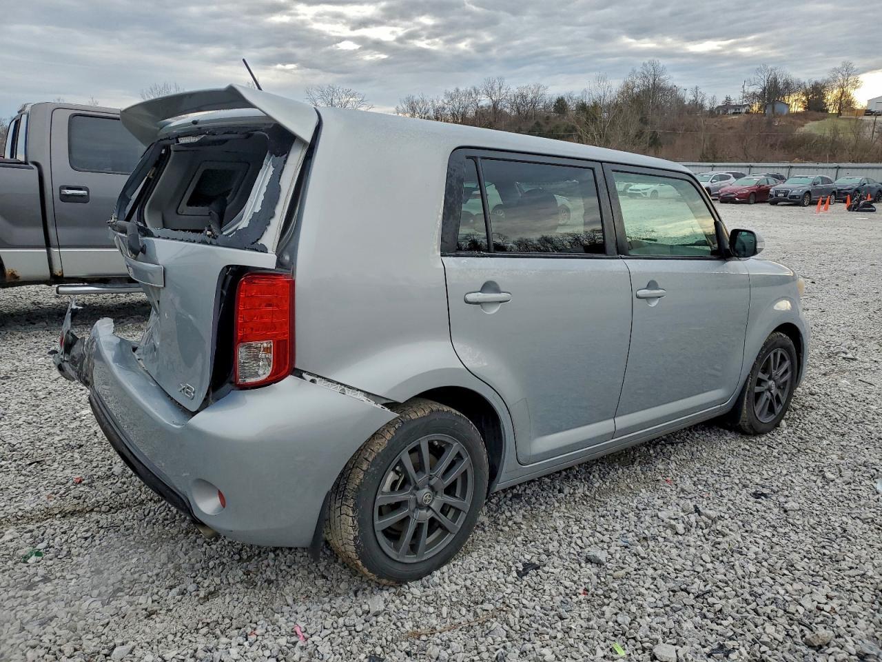 2013 TOYOTA SCION