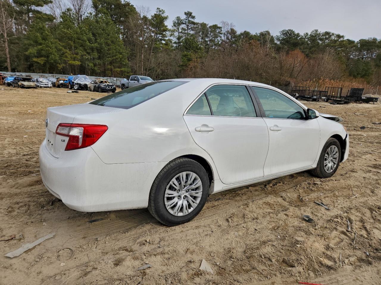 2014 TOYOTA CAMRY