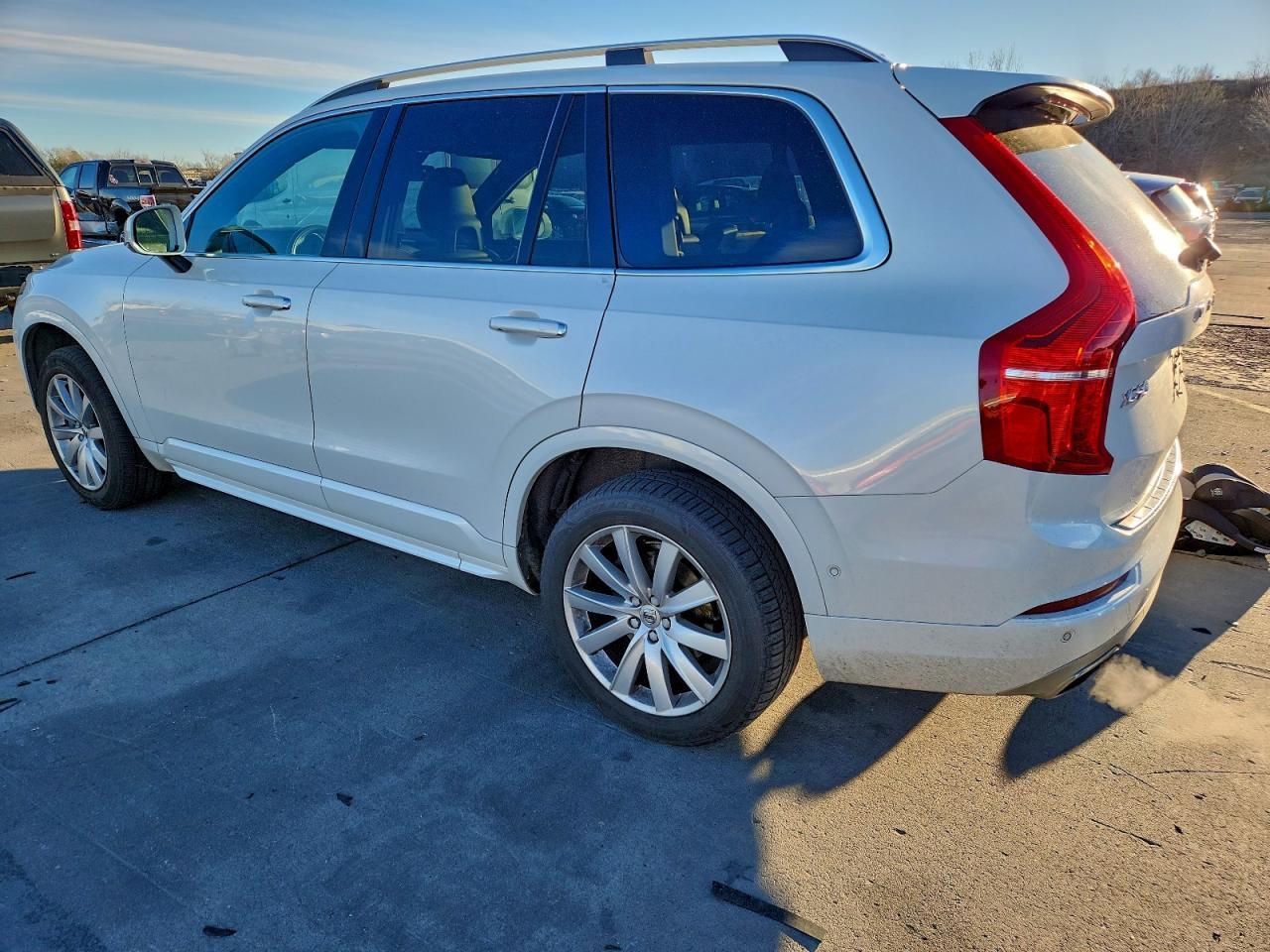 2018 VOLVO XC90