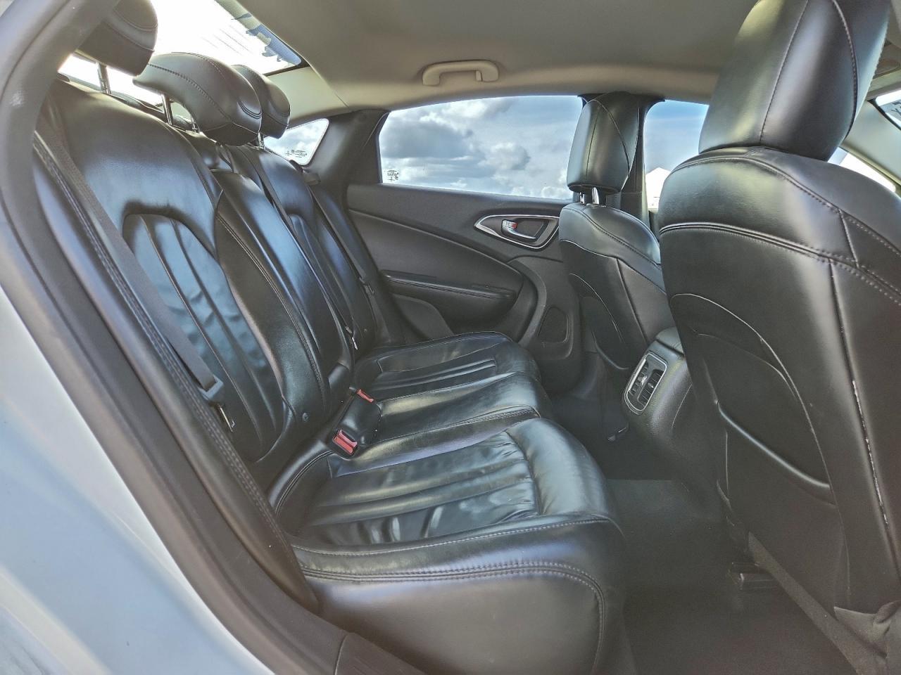 2015 CHRYSLER 200