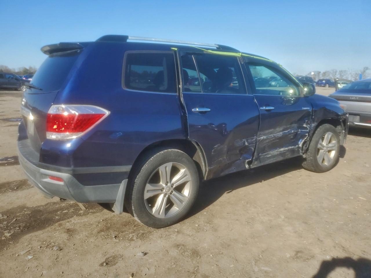 2013 TOYOTA HIGHLANDER