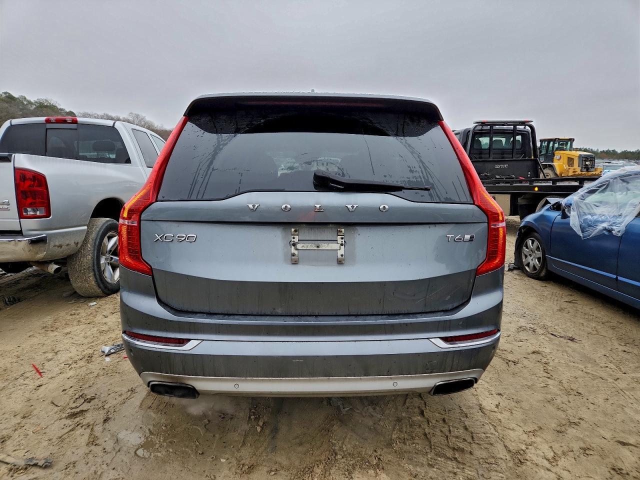 2016 VOLVO XC90