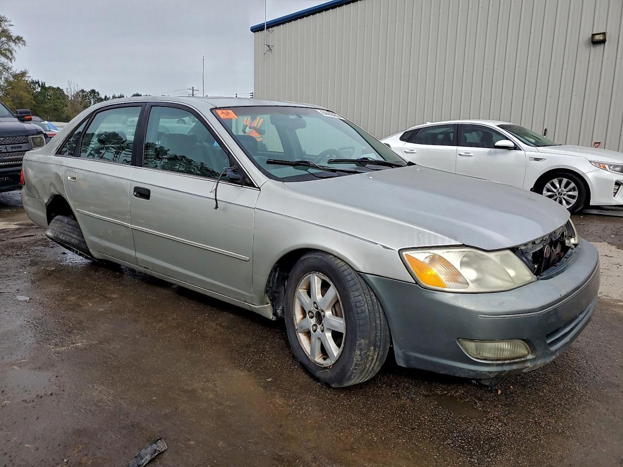 2002 TOYOTA Avalon
