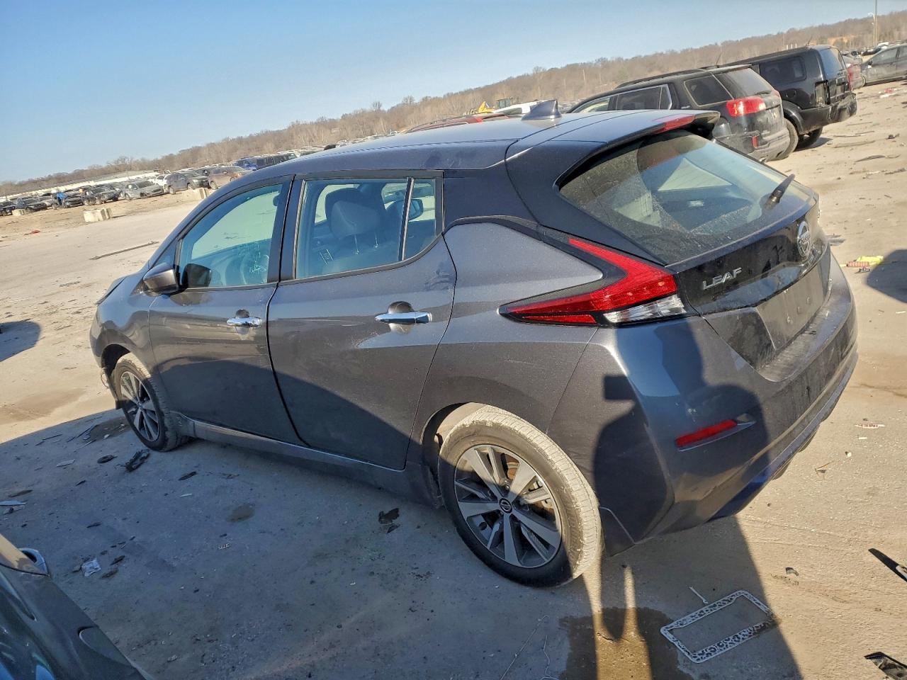 2022 NISSAN LEAF