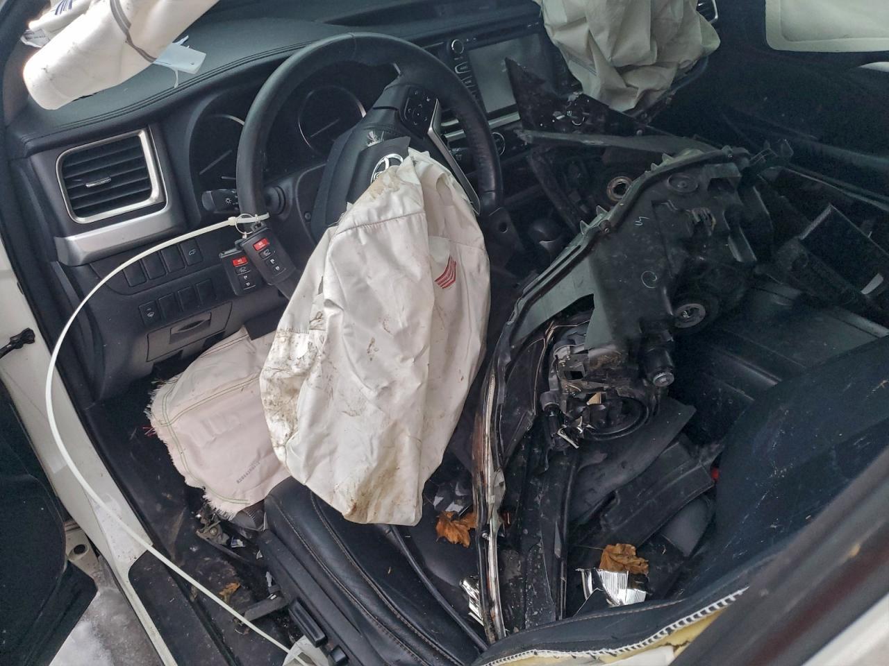 2015 TOYOTA HIGHLANDER