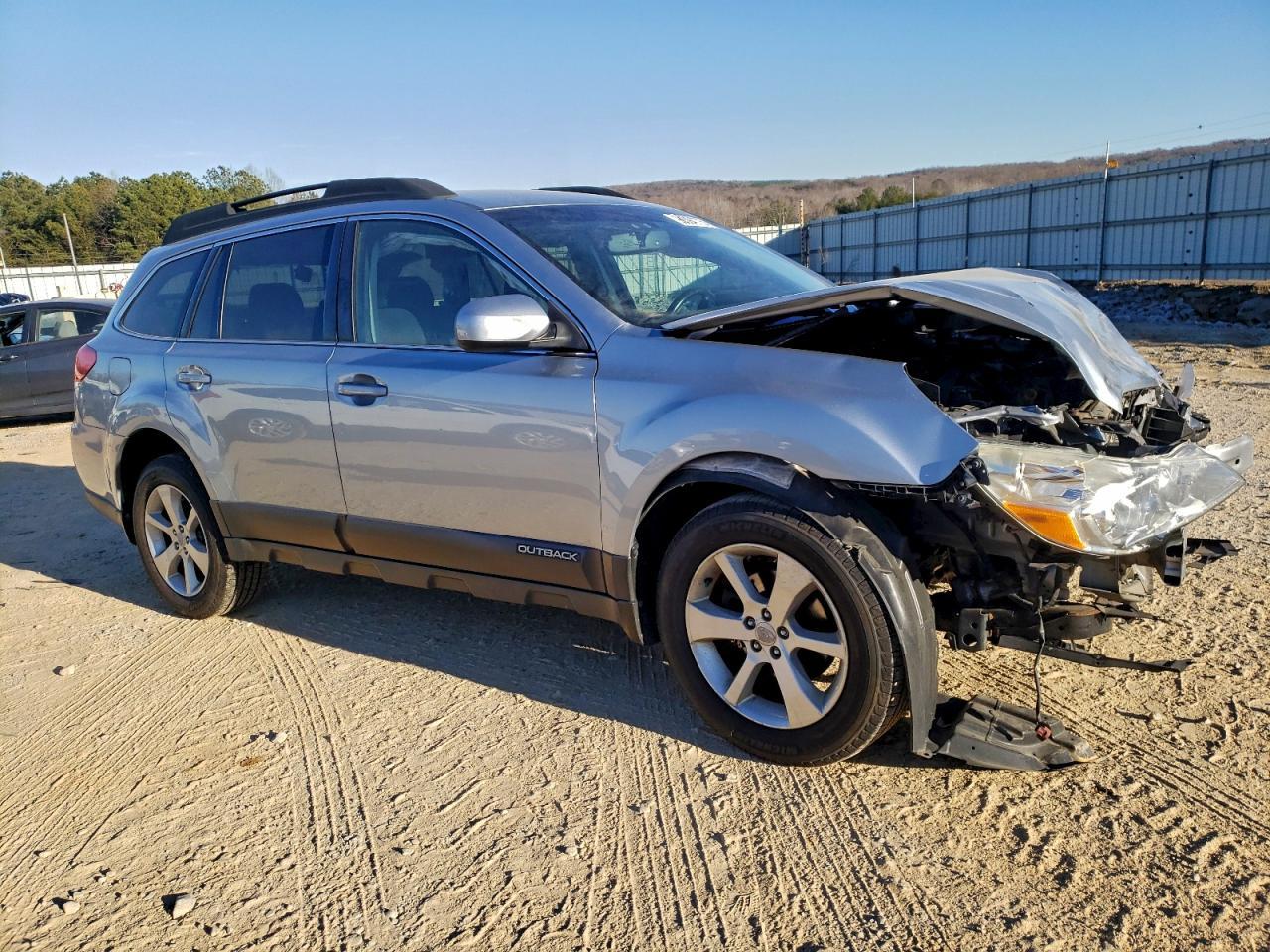 2014 SUBARU Outback