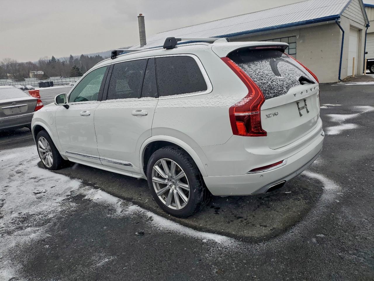 2016 VOLVO XC90