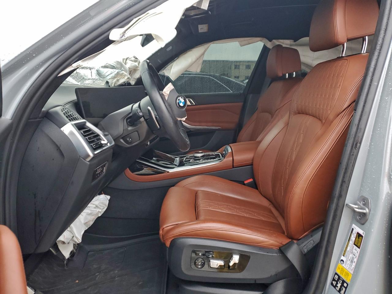 2023 BMW X7