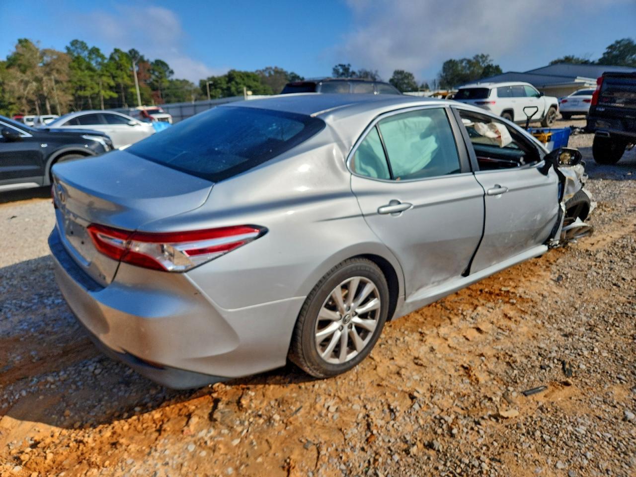 2018 TOYOTA CAMRY
