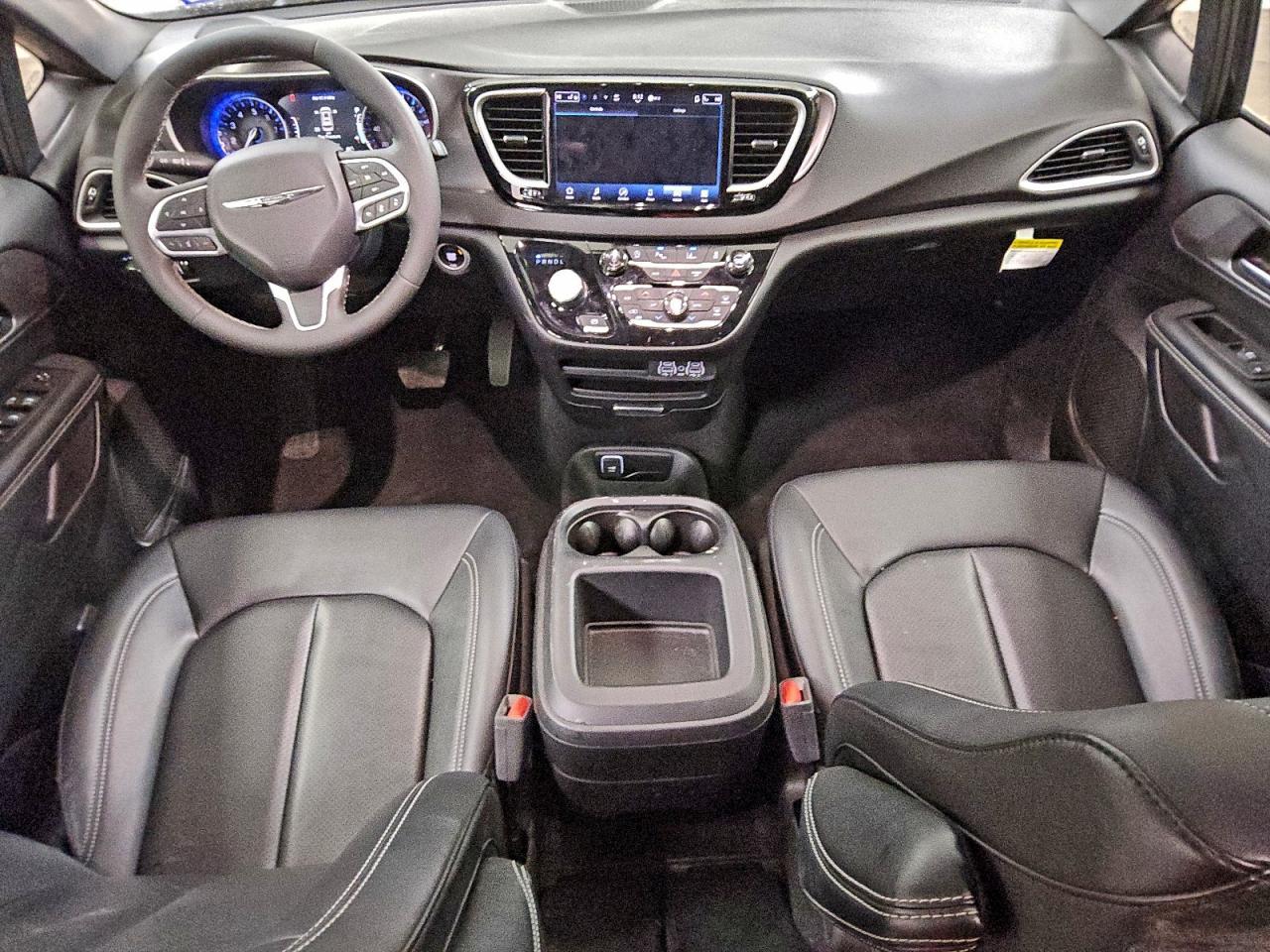 2025 CHRYSLER Voyager