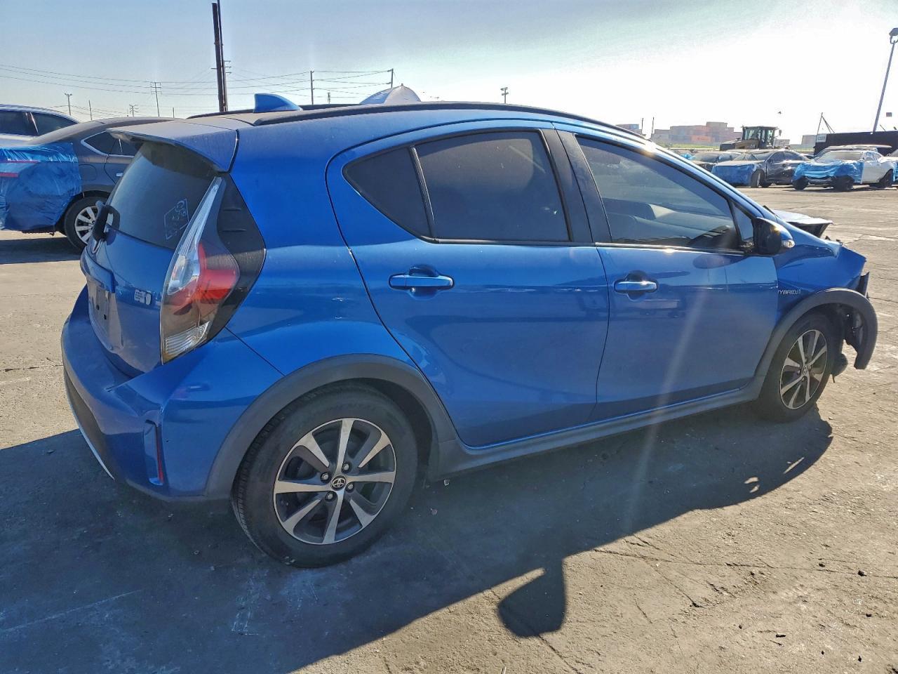 2018 TOYOTA Prius c