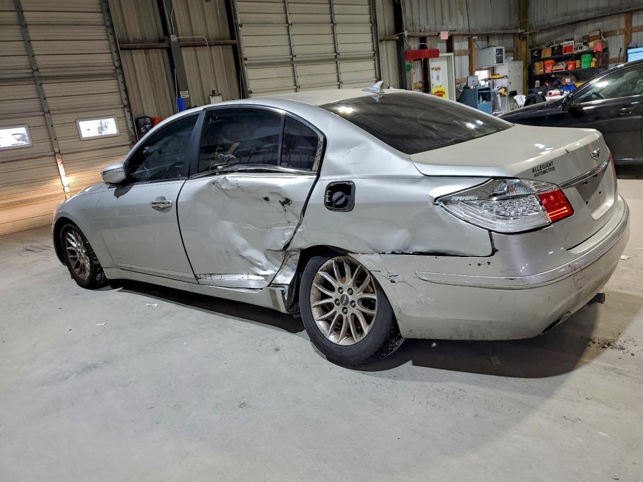 2010 HYUNDAI GENESIS
