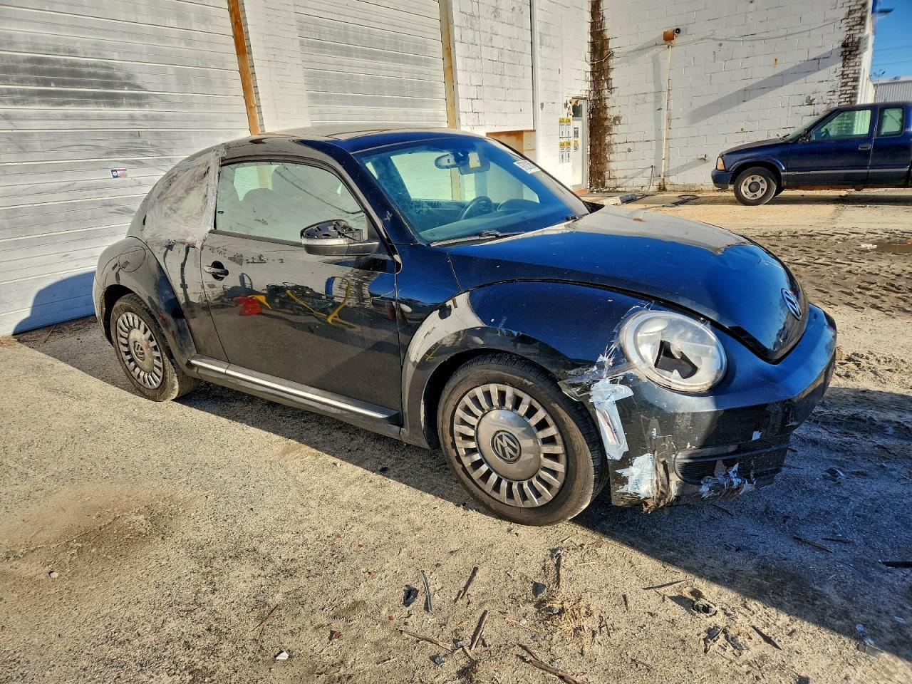 2013 VOLKSWAGEN Beetle