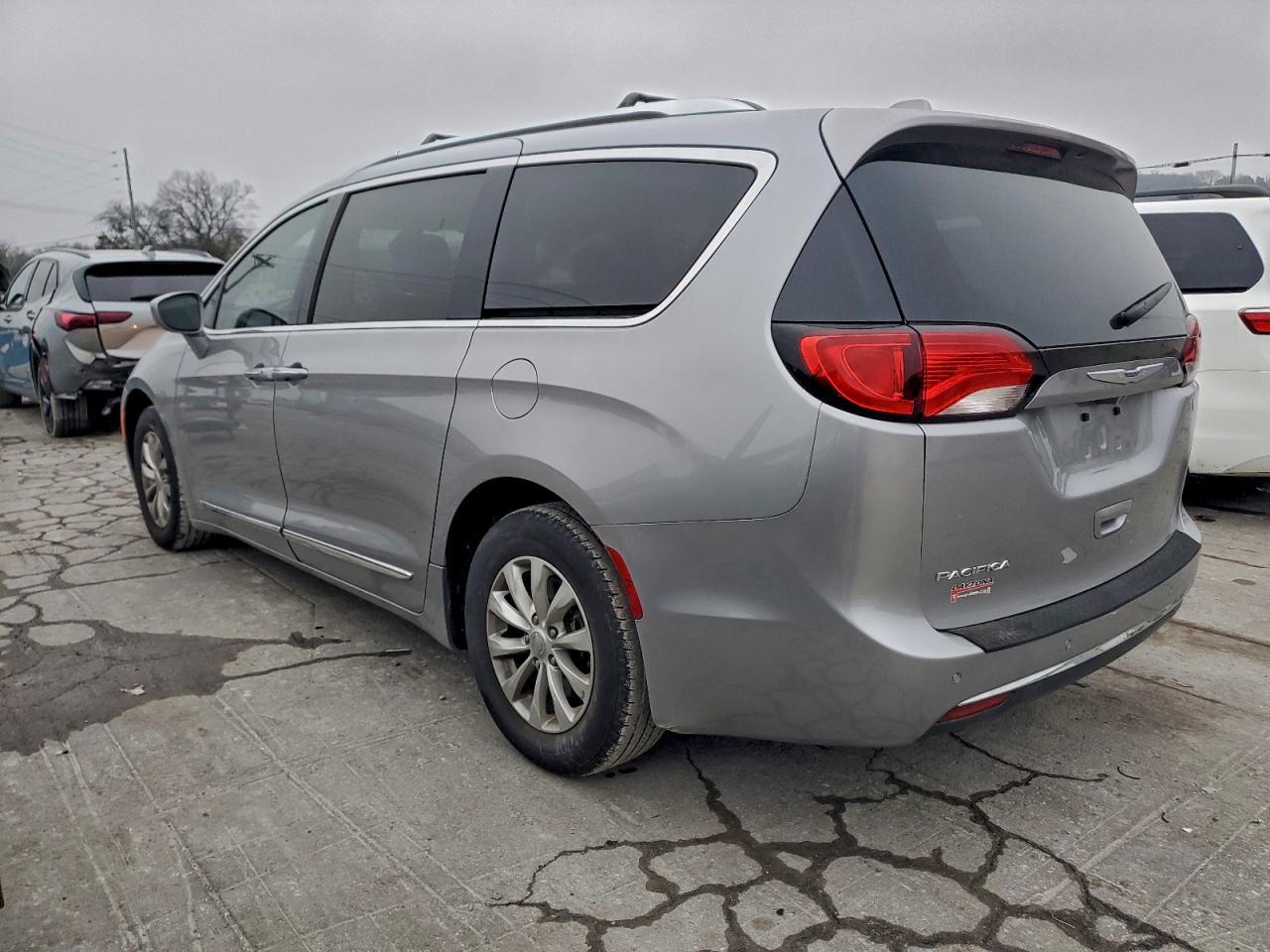 2019 CHRYSLER Pacifica