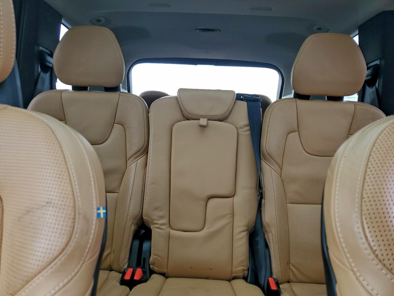 2016 VOLVO XC90