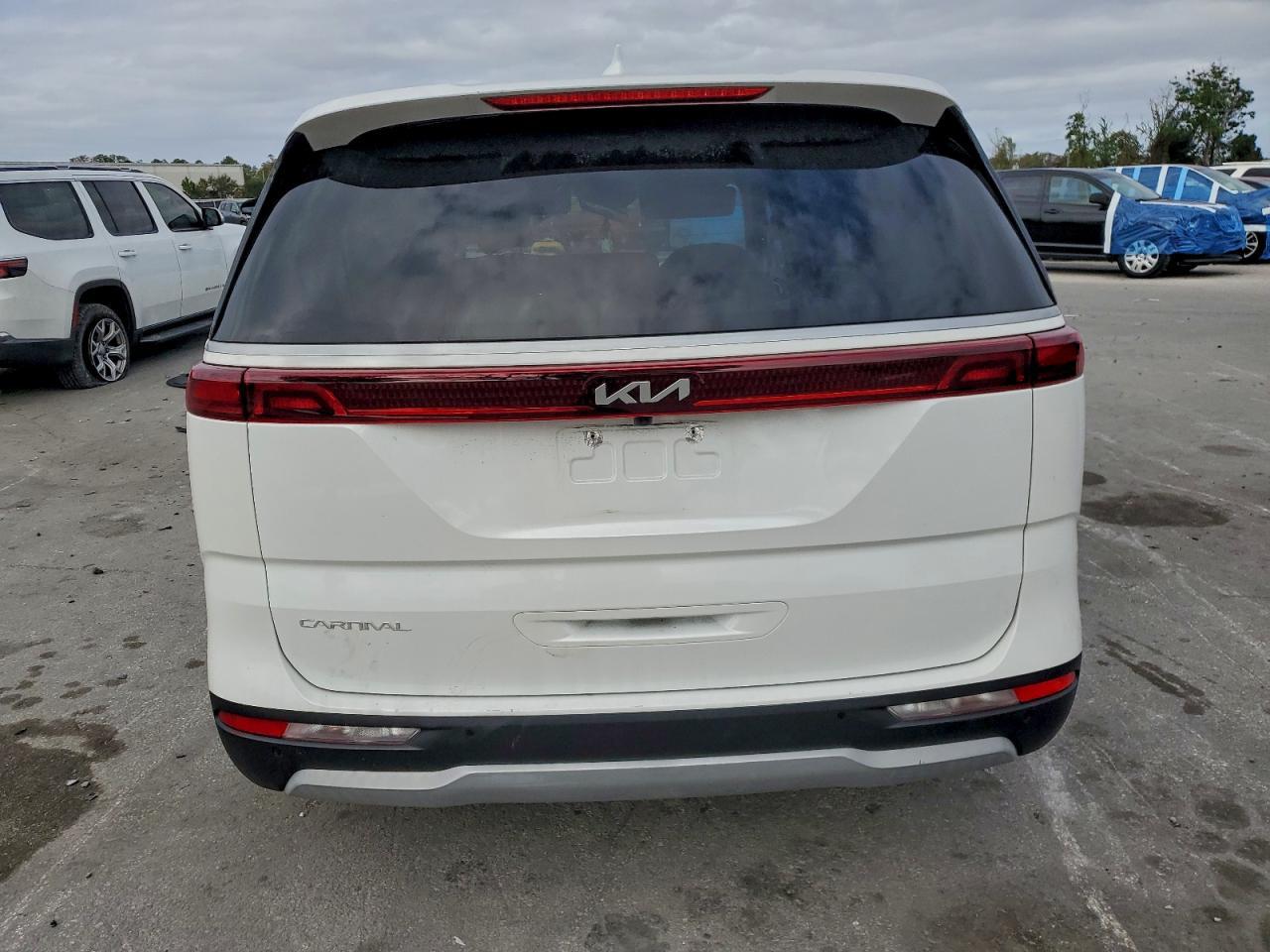 2023 KIA Carnival
