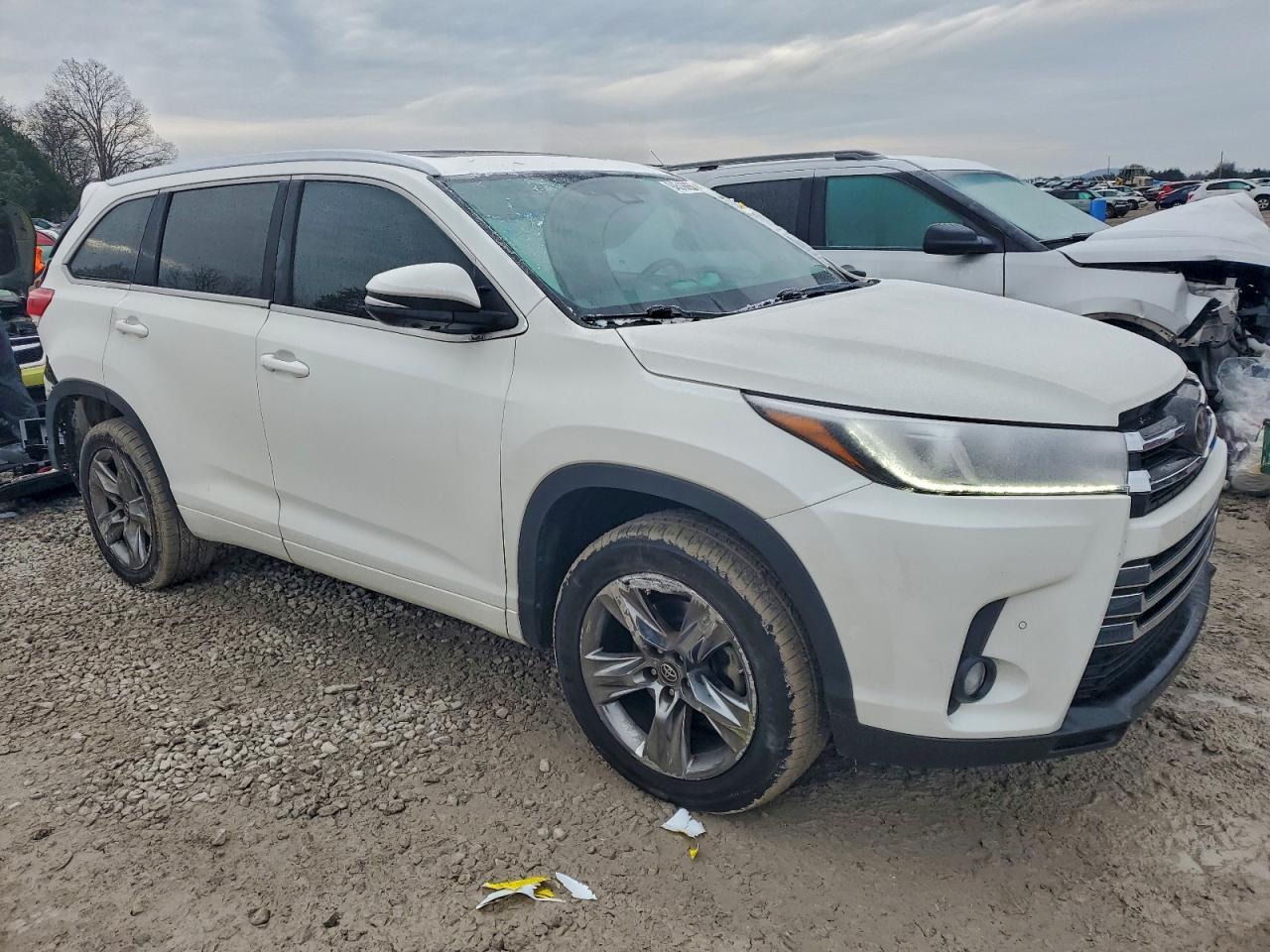 2017 TOYOTA HIGHLANDER