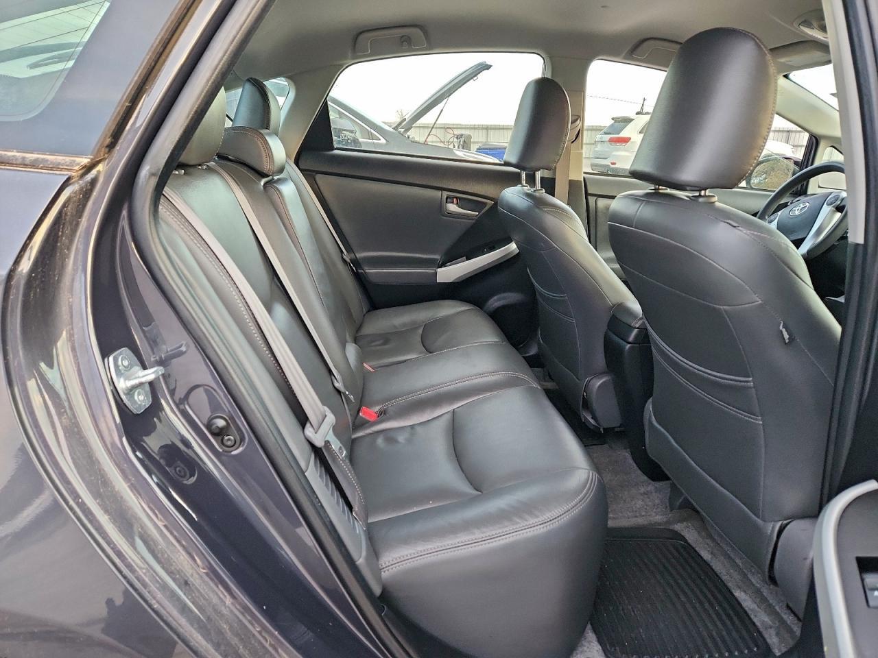 2015 TOYOTA PRIUS