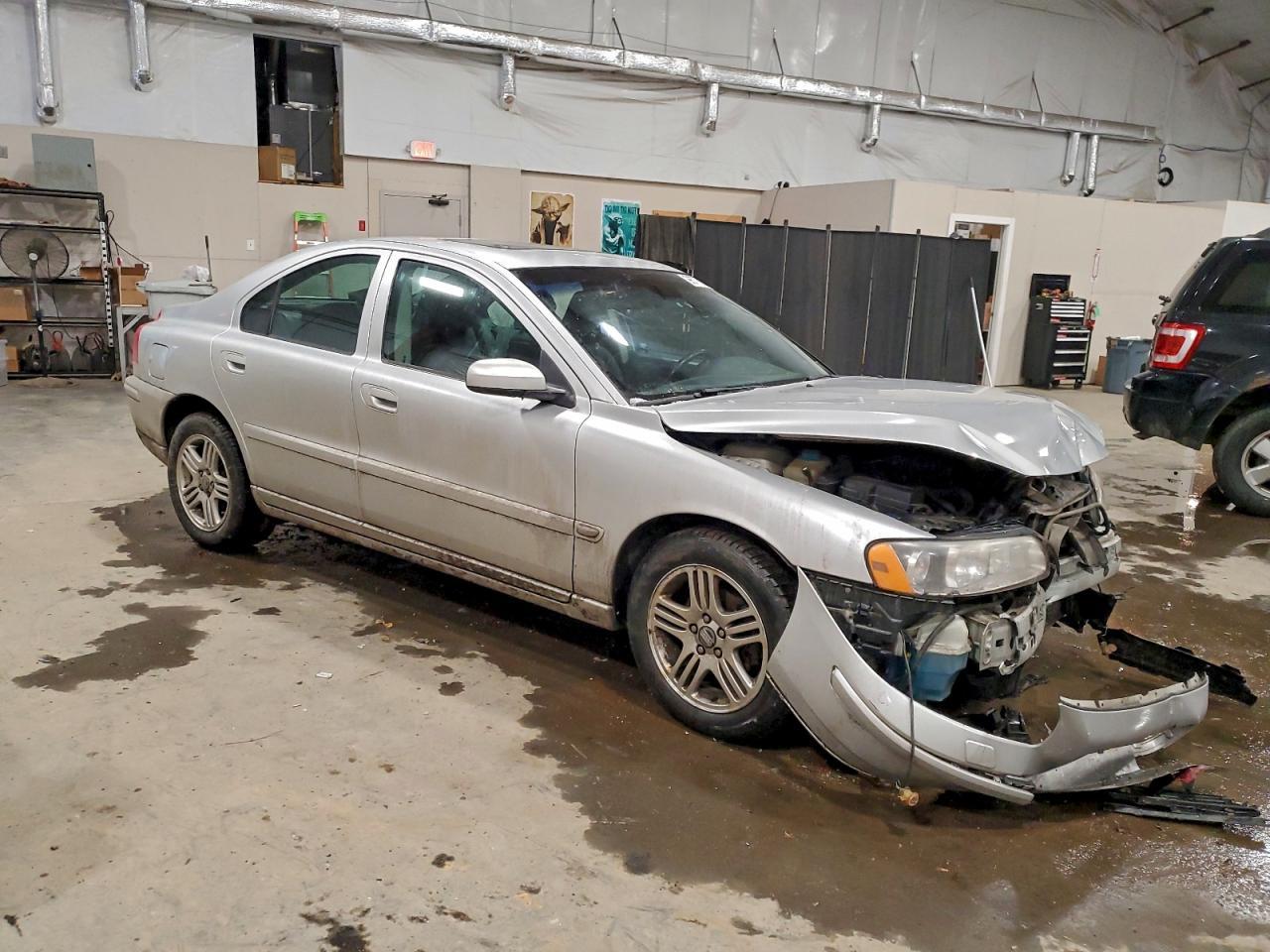 2005 VOLVO S60