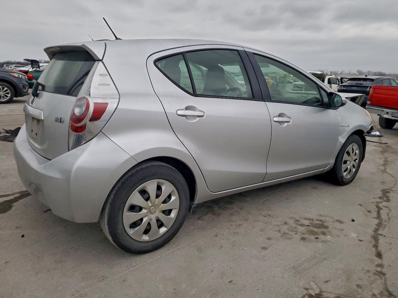 2014 TOYOTA Prius c