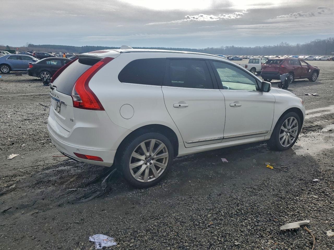 2017 VOLVO XC60