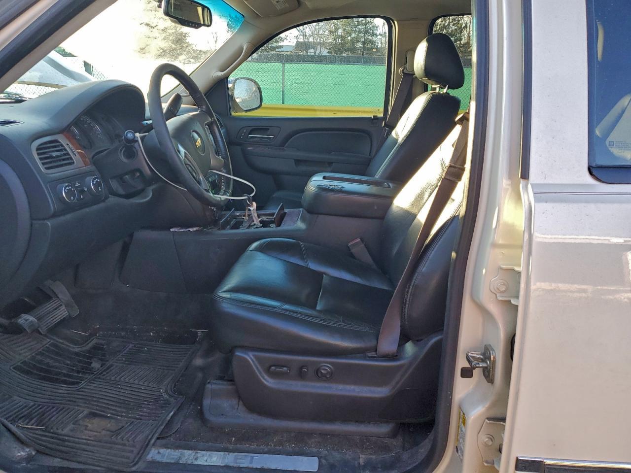 2014 CHEVROLET Suburban