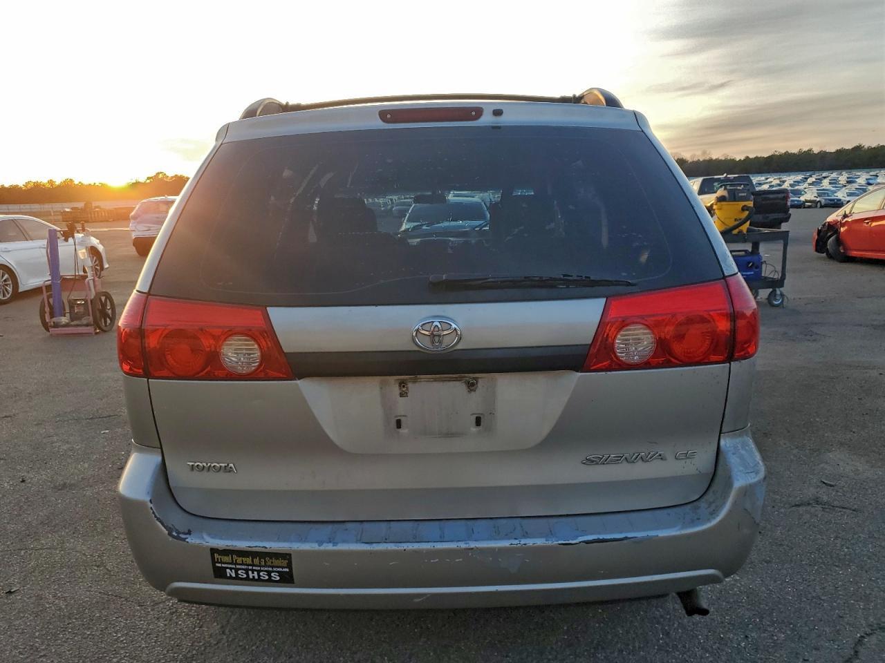 2007 TOYOTA SIENNA