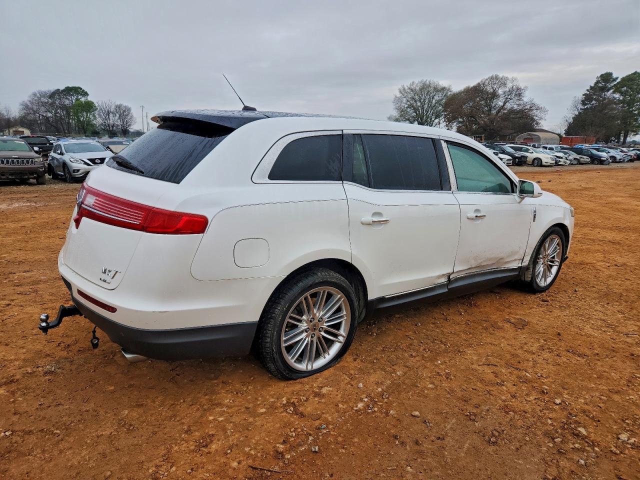 2014 LINCOLN MKT