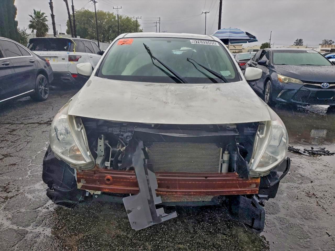 2016 NISSAN VERSA