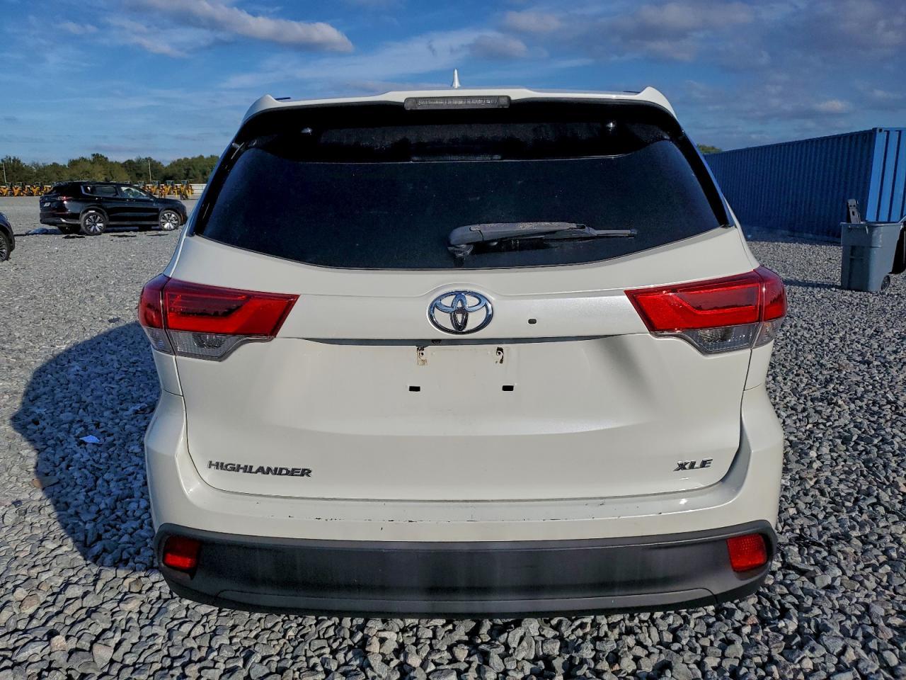 2017 TOYOTA HIGHLANDER