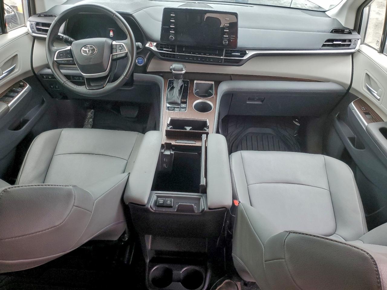 2023 TOYOTA SIENNA