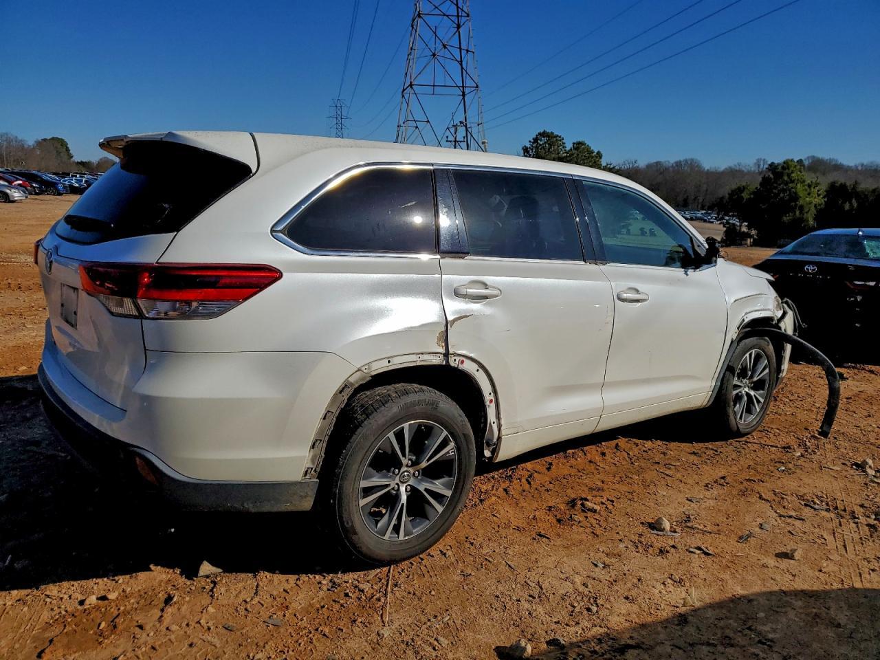 2017 TOYOTA HIGHLANDER