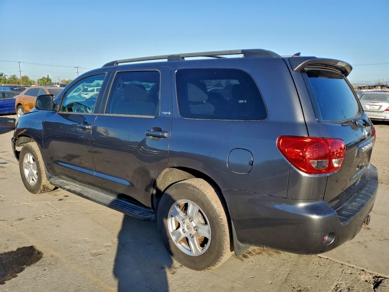 2015 TOYOTA Sequoia