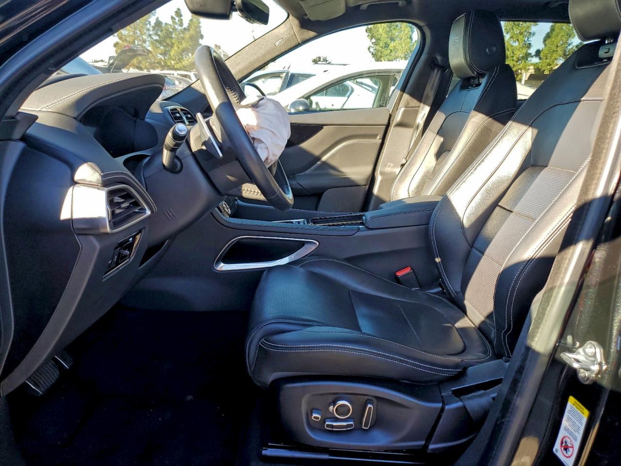 2019 JAGUAR F-Pace