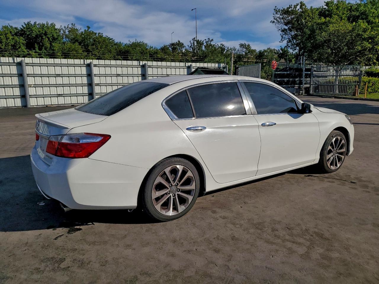 2015 HONDA ACCORD