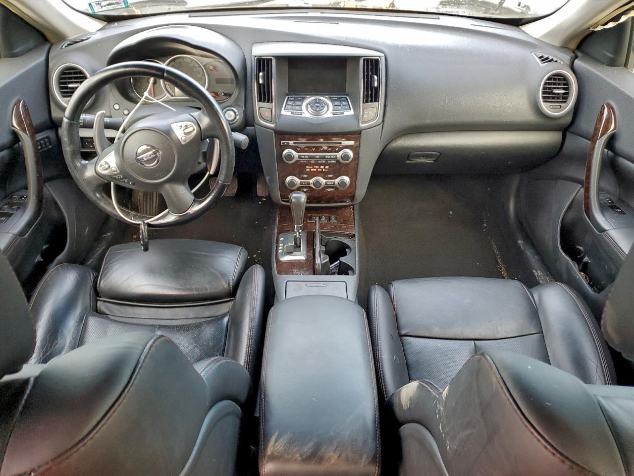 2010 NISSAN Maxima
