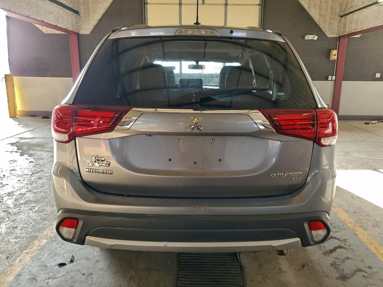 2016 MITSUBISHI outlander