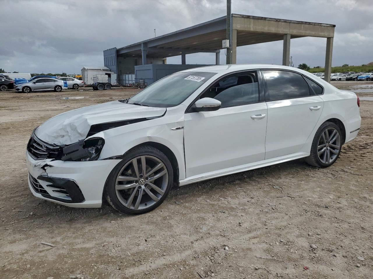 2018 VOLKSWAGEN Passat