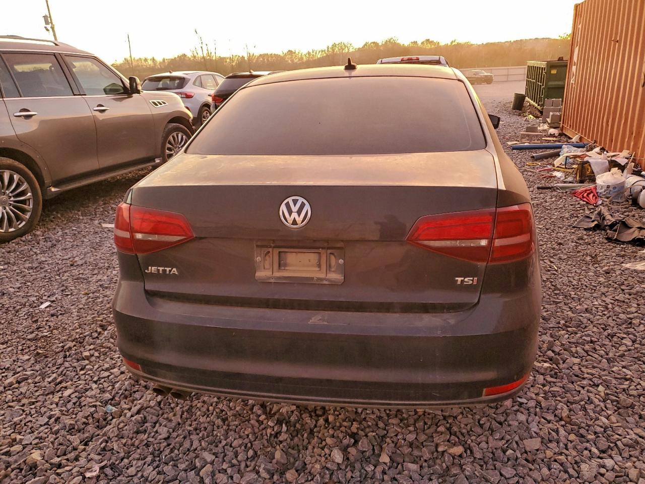 2016 VOLKSWAGEN JETTA