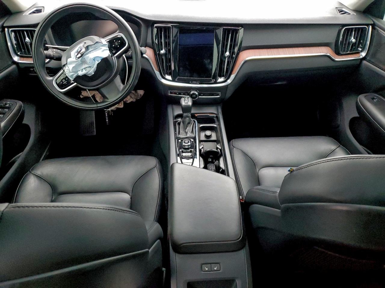2021 VOLVO S60