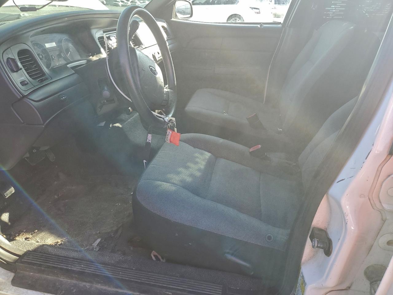 2010 FORD Crown Victoria