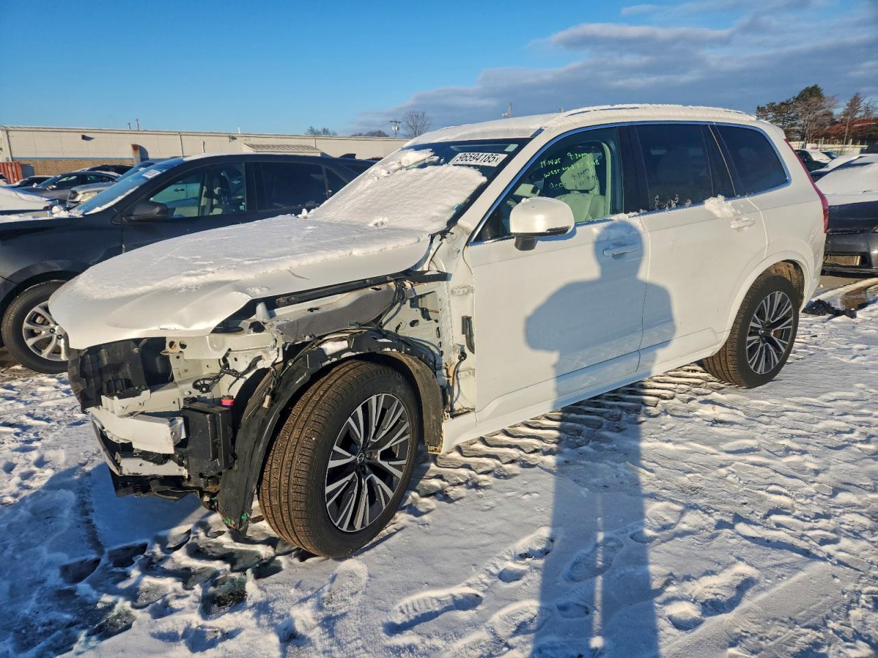2022 VOLVO XC90