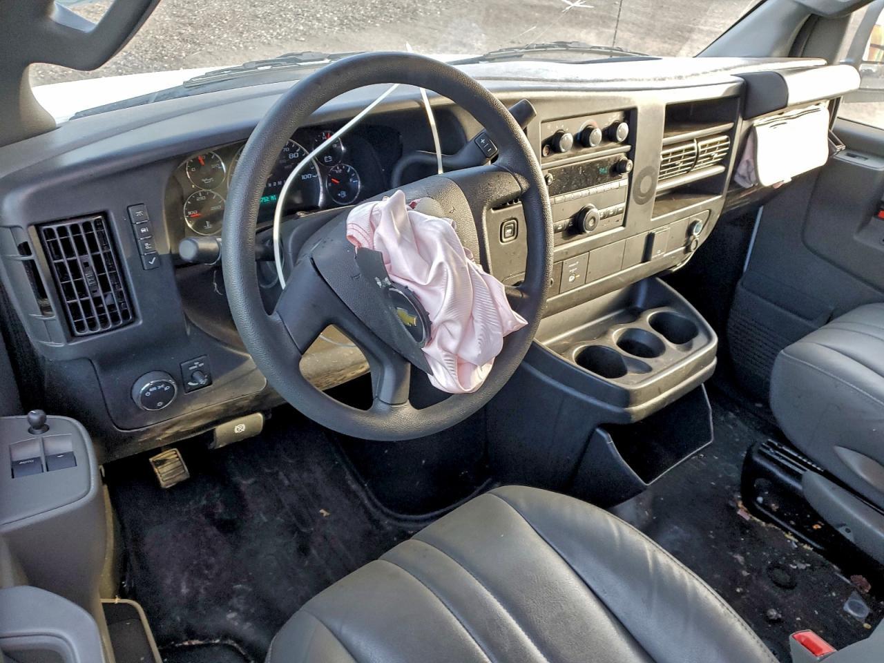 2025 CHEVROLET Express 3500