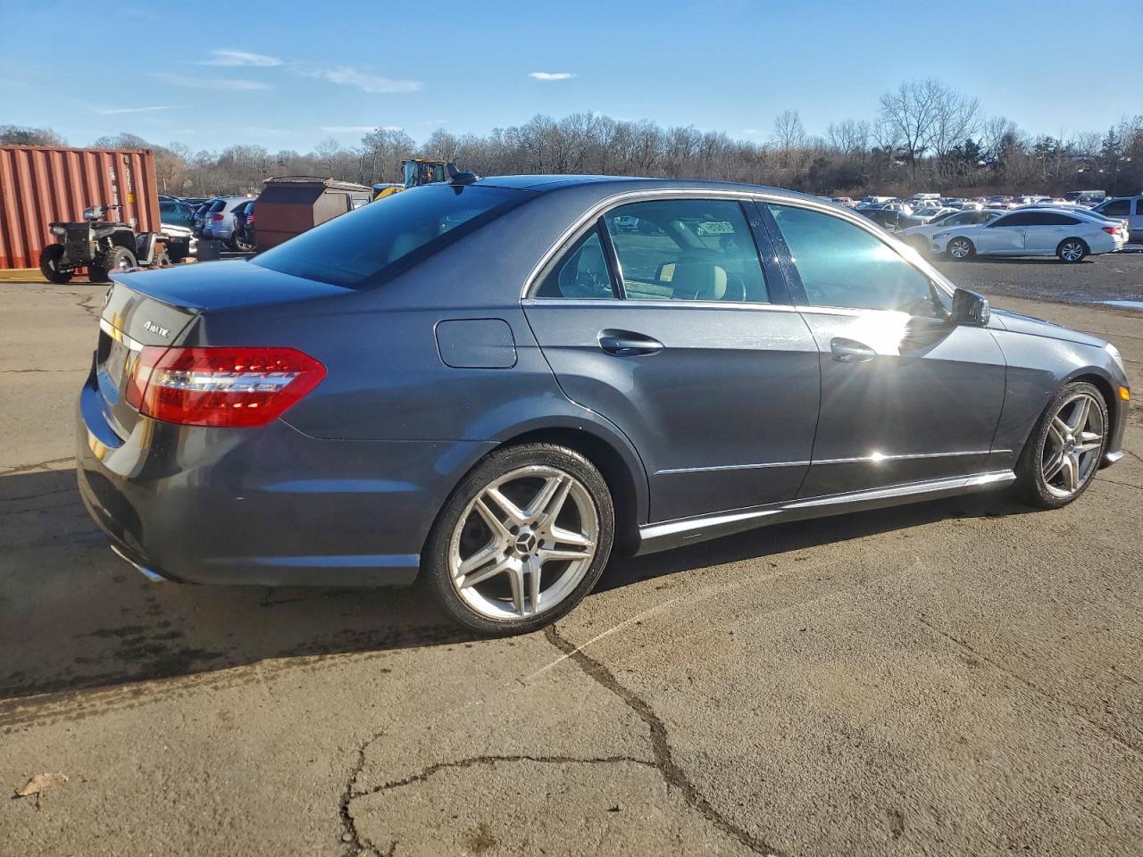 2011 MERCEDES-BENZ E-Class