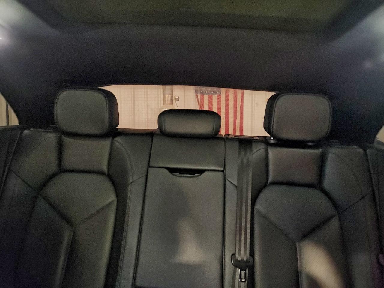 2015 PORSCHE Macan