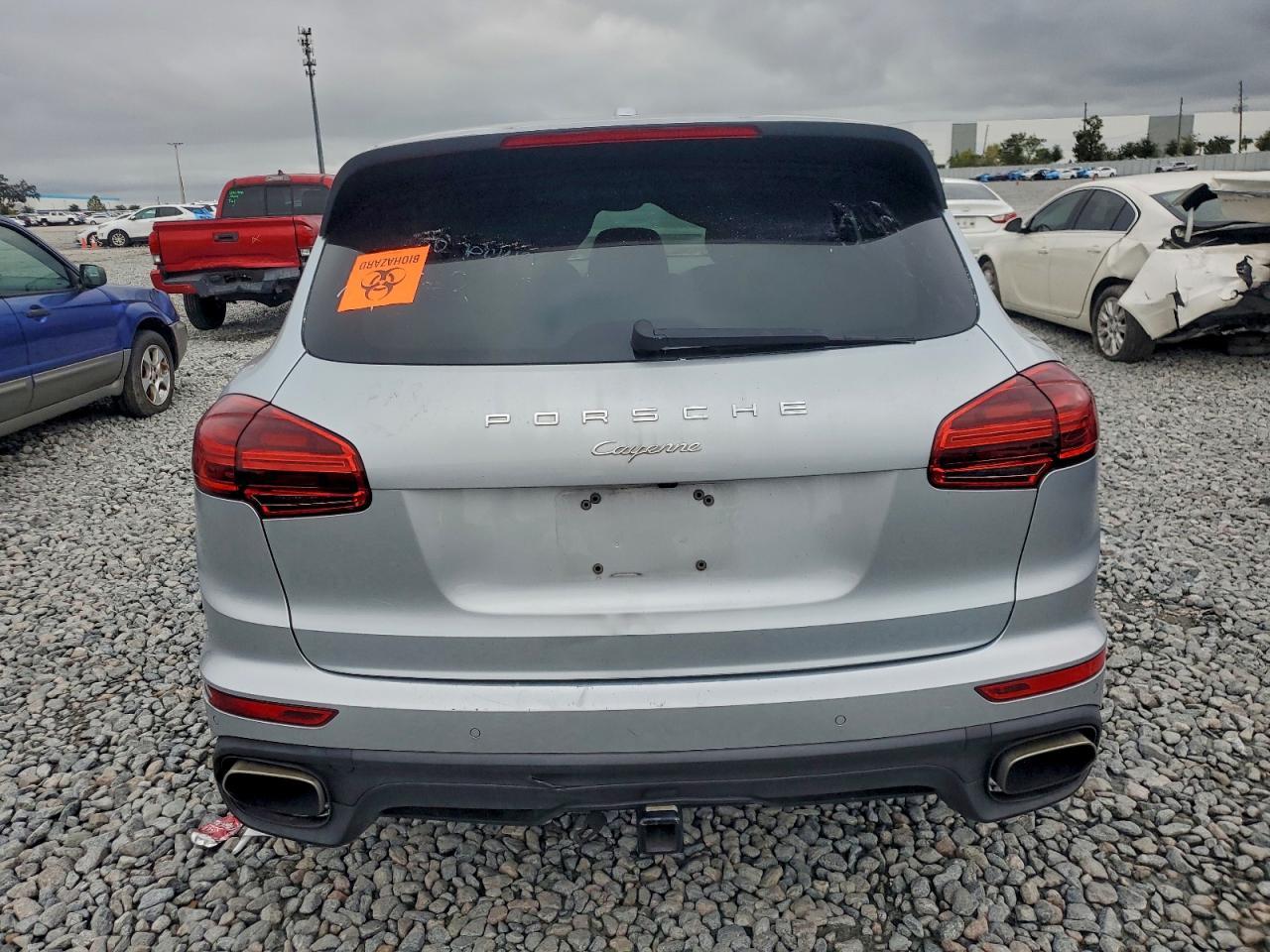 2017 PORSCHE CAYENNE