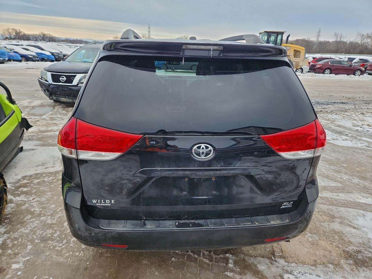 2013 TOYOTA SIENNA