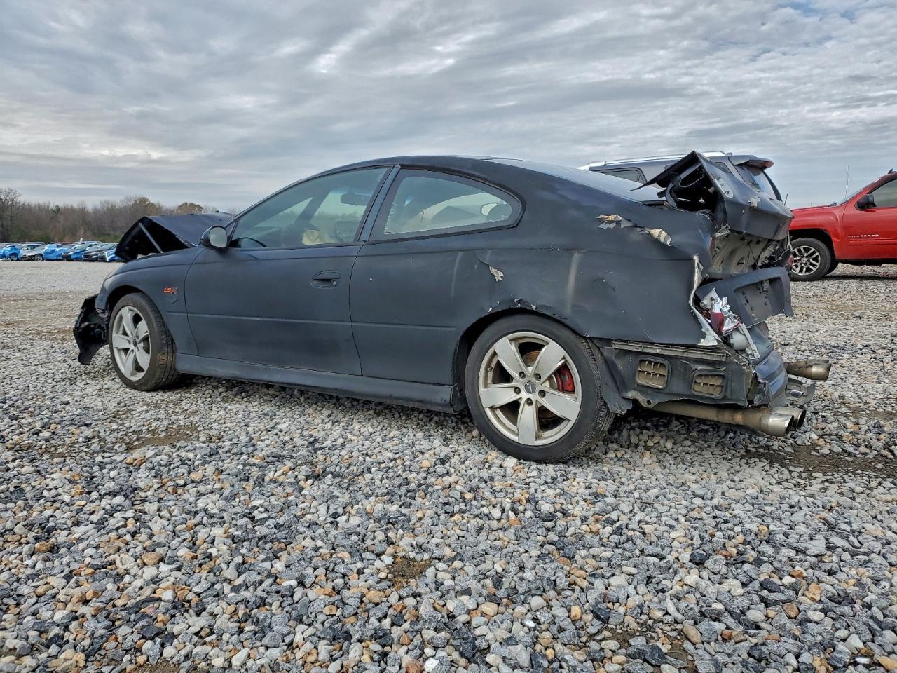 2004 PONTIAC Gto