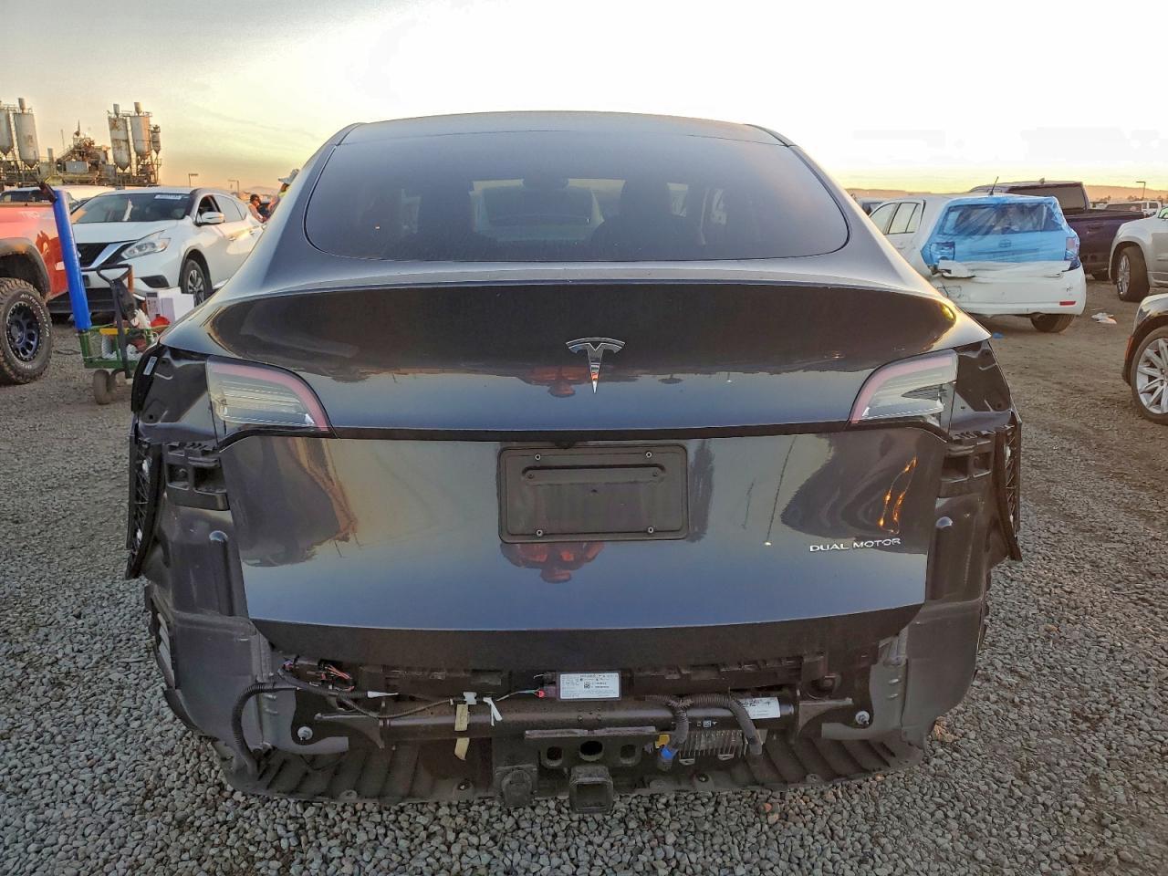 2024 TESLA MODEL Y